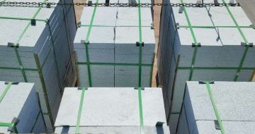 鹰潭 芝麻白花岗岩5公分地铺石 花岗岩厂家工厂装车日常