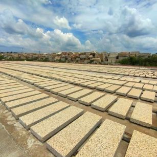 鹰潭 黄金麻荔枝面花岗岩石材地铺石防护中