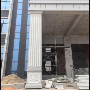 鹰潭 芝麻白光面花岗岩门楼大柱（罗马柱）配雕花底座