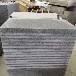 鹰潭 芝麻白5公分火烧地铺成品，900*400，规格可定制