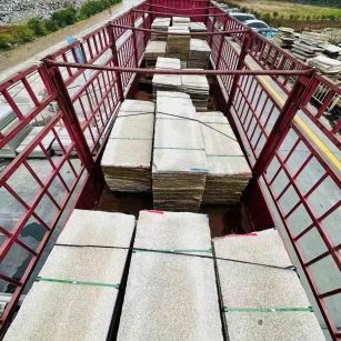 鹰潭 黄金麻花岗岩荔枝面，光面毛板装车完成