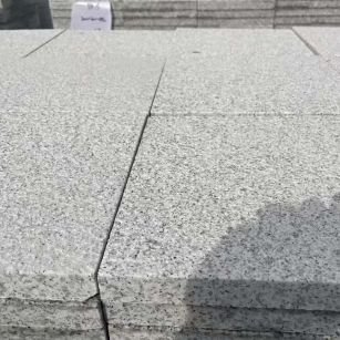 鹰潭 白麻花岗岩石材推荐 荔枝面地铺石