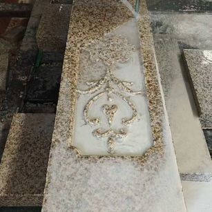 鹰潭 黄金麻花岗岩异形加工雕刻栏杆大柱