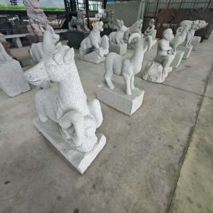 鹰潭 芝麻白花岗岩造型立体雕刻——十二生肖