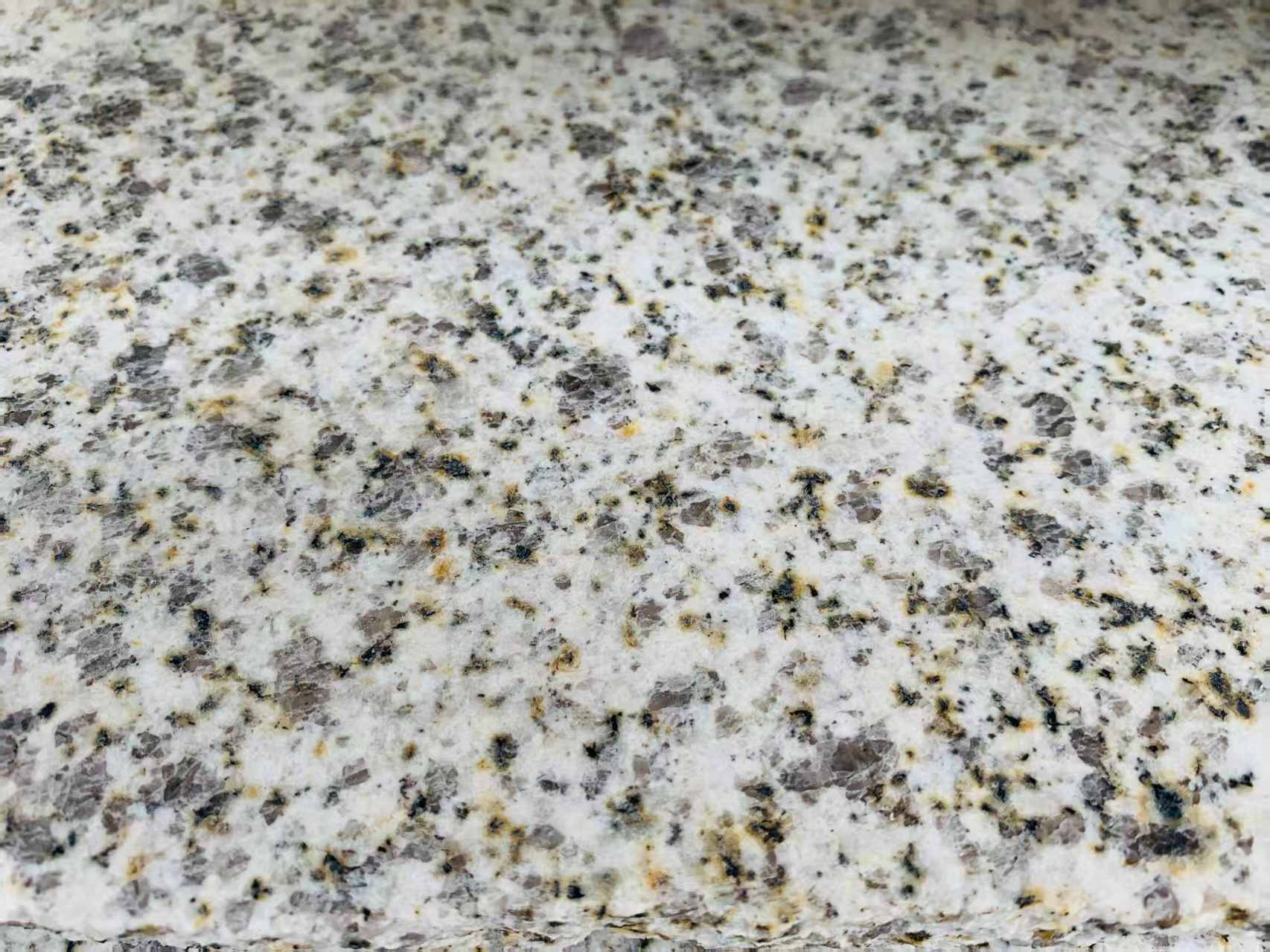 鹰潭 黄金麻花岗岩石材浅黄光面