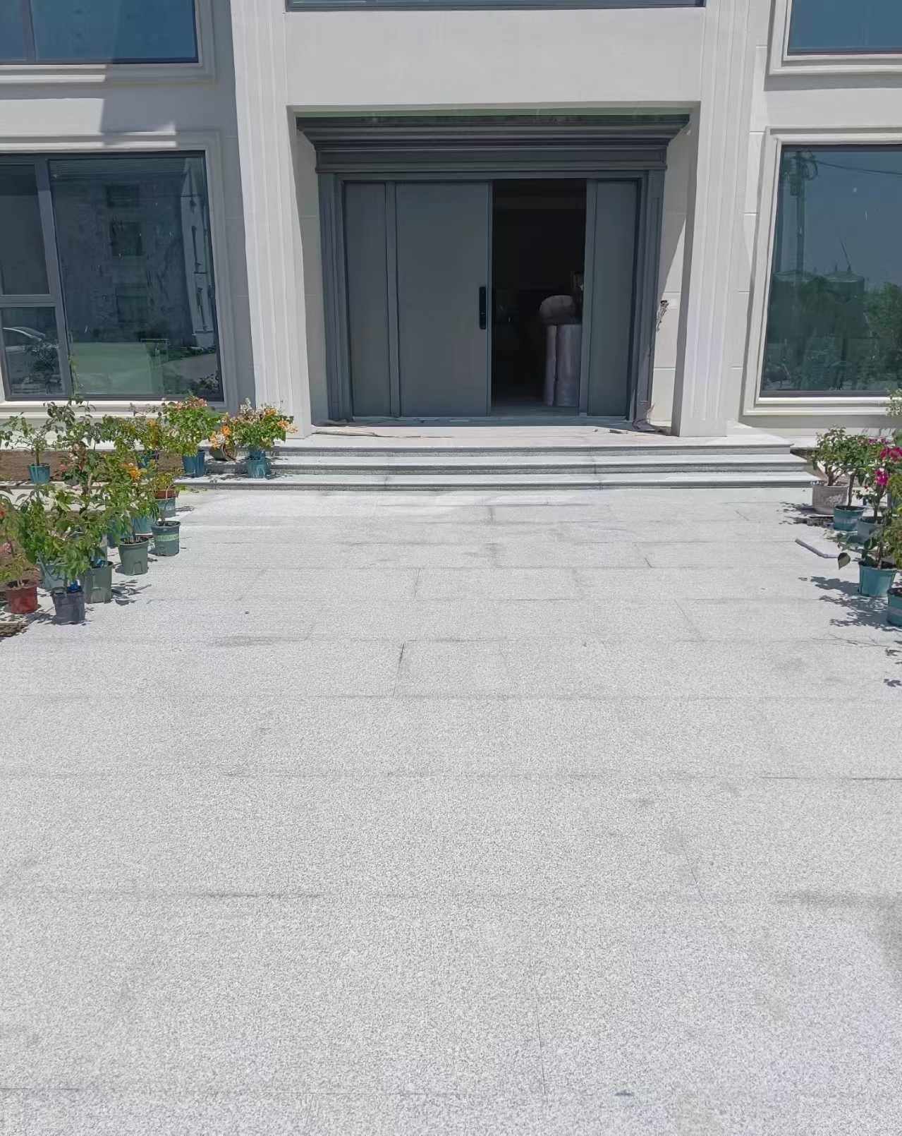 鹰潭 芝麻白花岗岩地铺石地面铺装