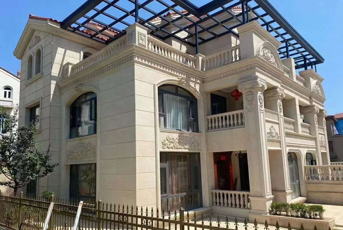 鹰潭 黄金麻花岗岩荔枝面别墅外墙干挂