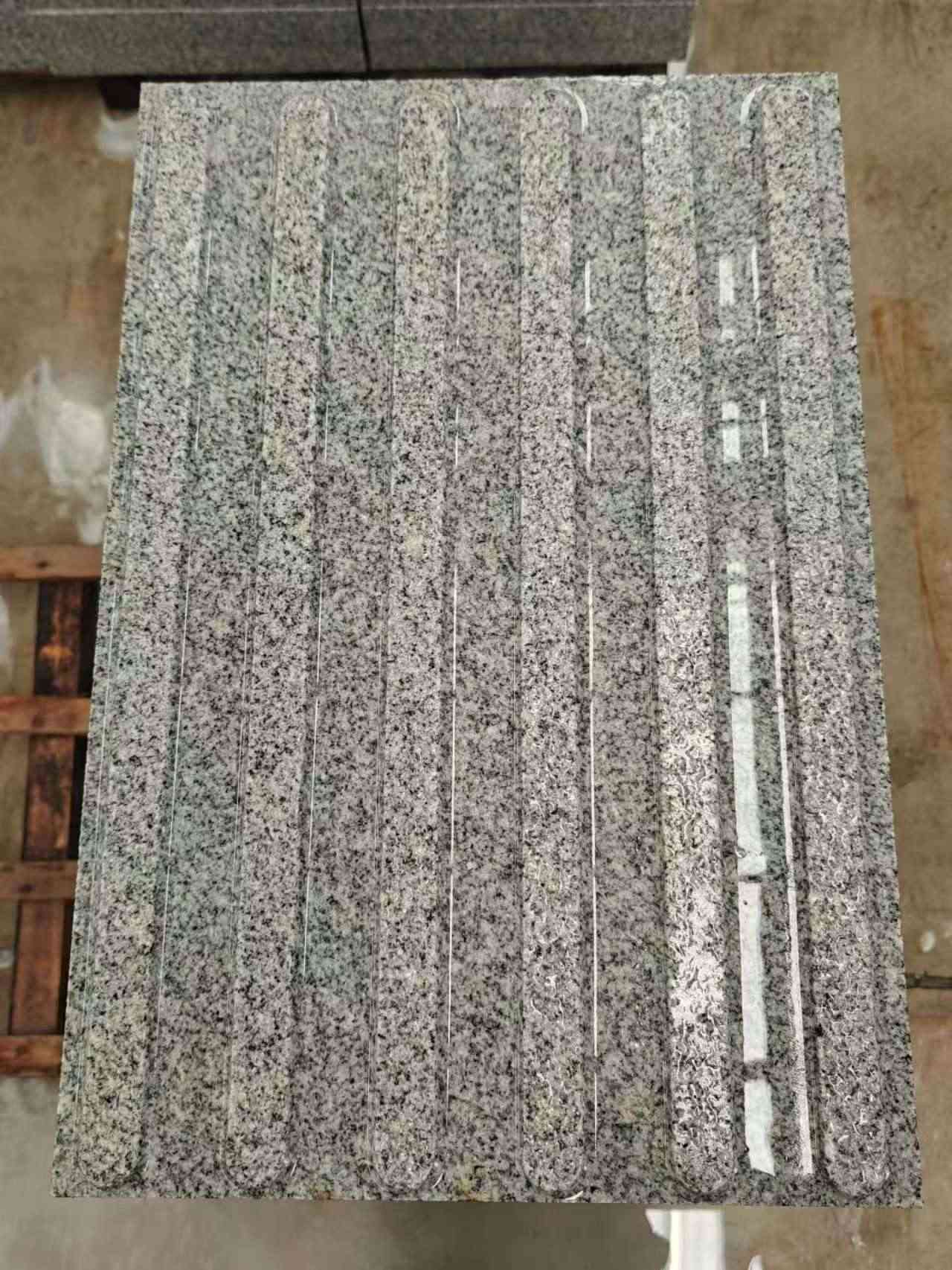 鹰潭 芝麻白花岗岩荔枝面雕刻盲道，盲条