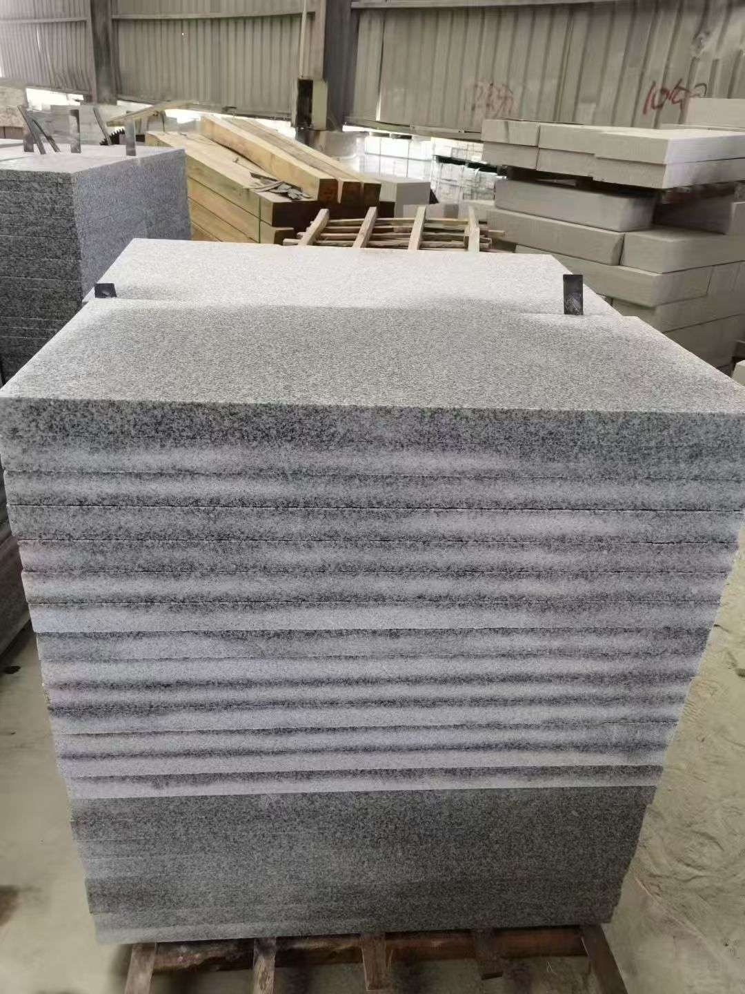 鹰潭 芝麻白5公分火烧地铺成品，900*400，规格可定制