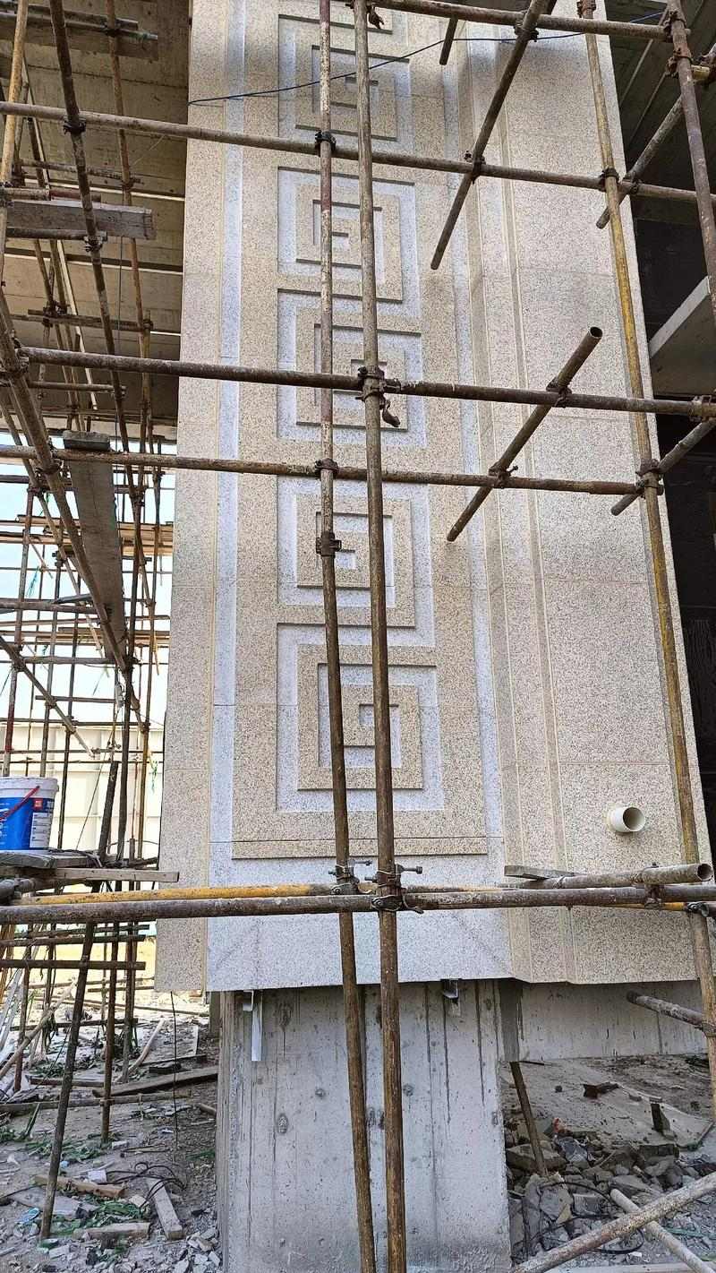 鹰潭 黄金麻花岗岩别墅外墙干挂回纹造型效果