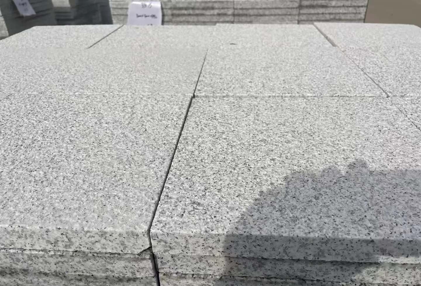 鹰潭 白麻花岗岩石材推荐 荔枝面地铺石