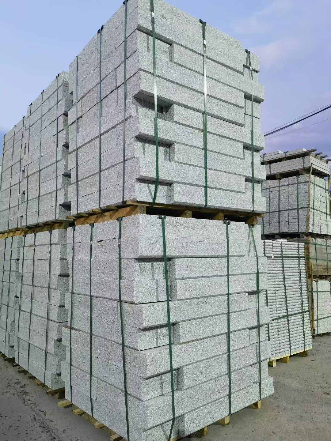 鹰潭 芝麻白花岗岩路沿石，路缘石，路肩石，道牙，立缘石，马路牙子，街沿石，侧石等