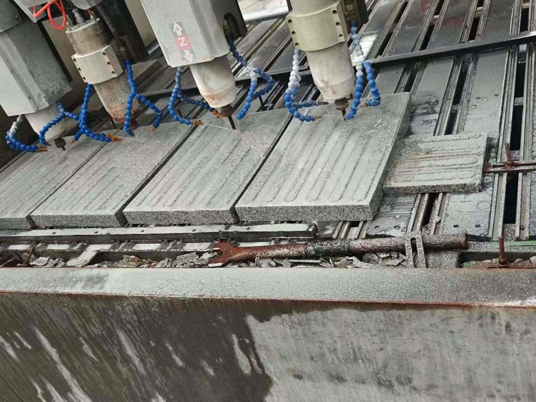 鹰潭 芝麻白花岗岩荔枝面盲道雕刻