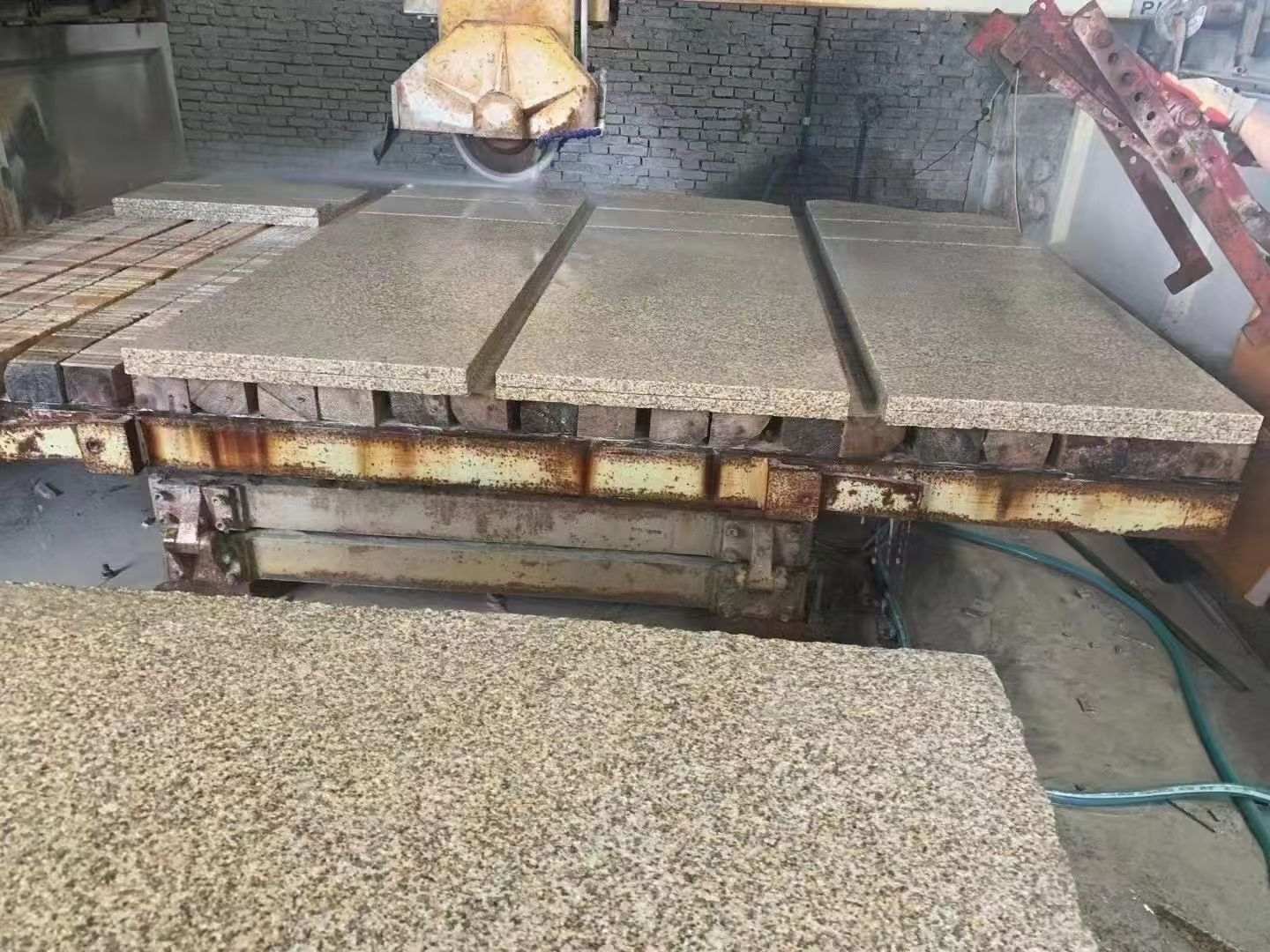 鹰潭 黄金麻荔枝面成品板加工