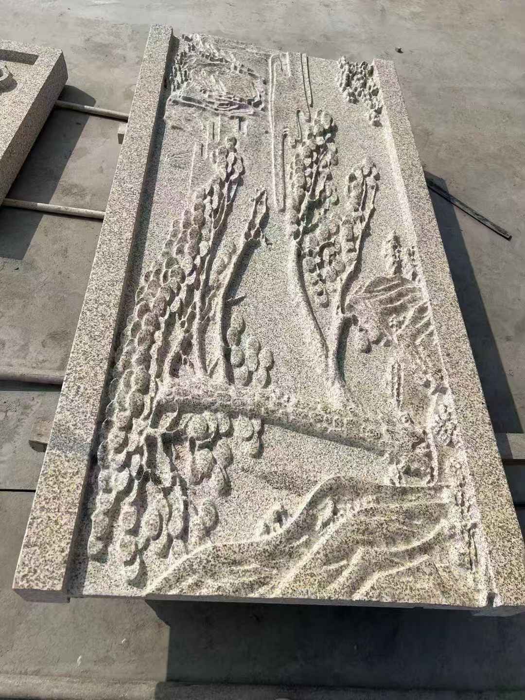 鹰潭 黄金麻雕刻板浮雕迎客松