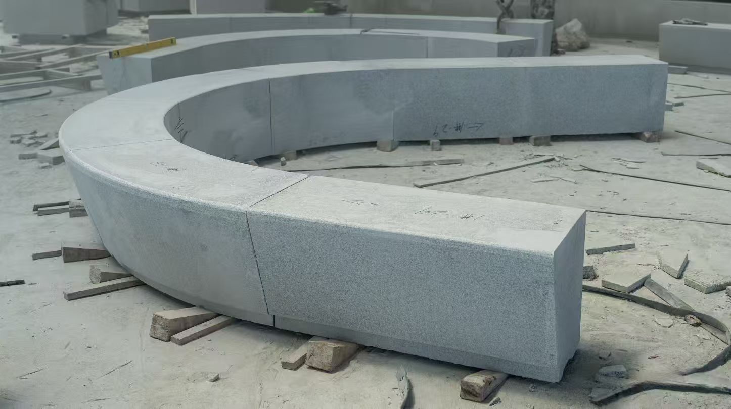 鹰潭 芝麻白花岗岩光面弧形坐凳