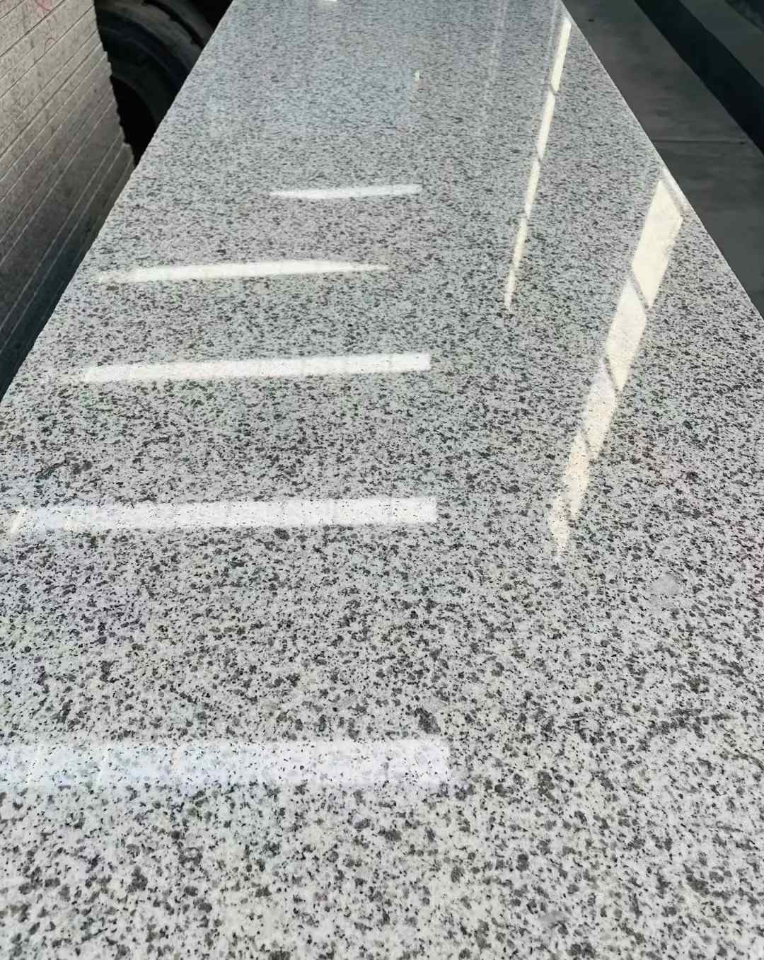 鹰潭 白麻花岗岩光面毛板